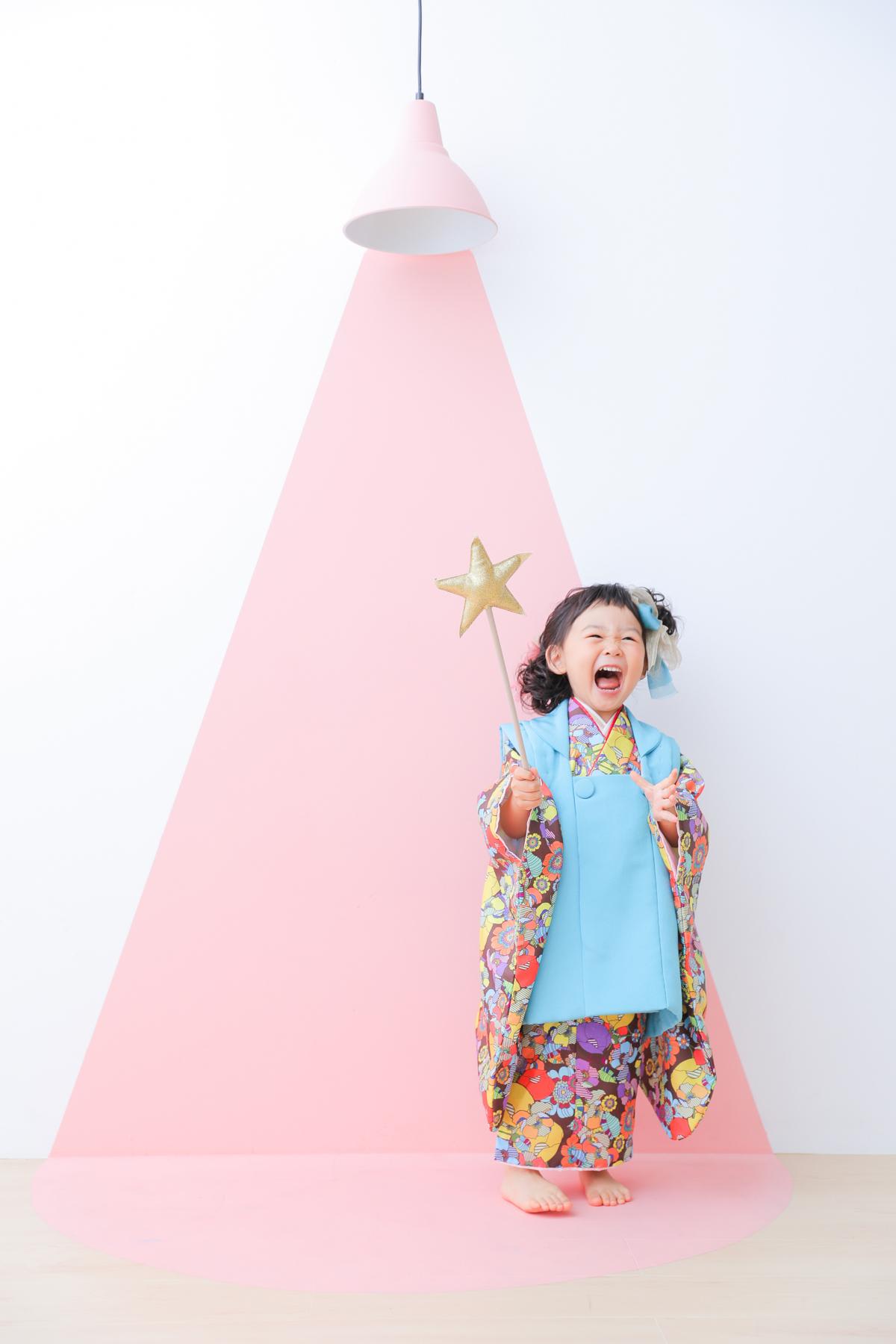七五三　記念写真　女の子　星　スポットライト　キッズフォトハウス　HAPISTA