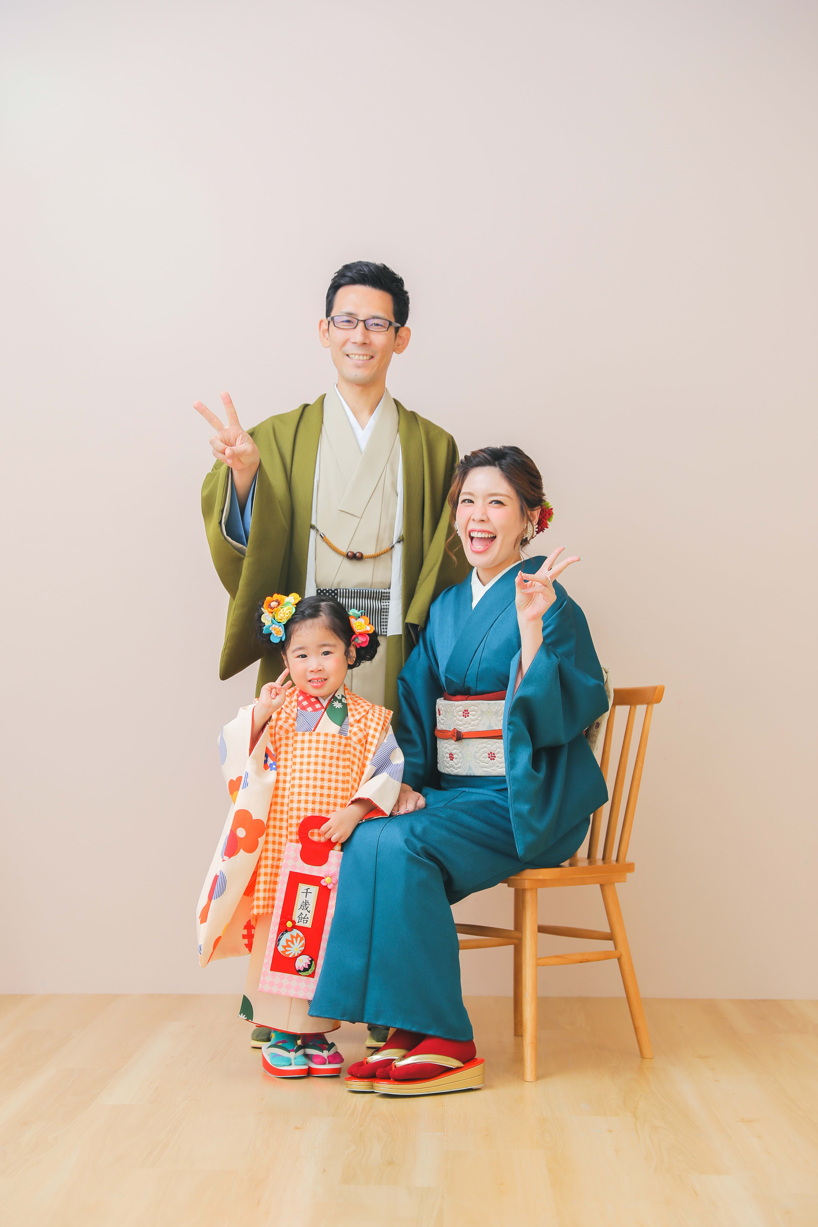 七五三前撮り　家族写真　３歳女の子