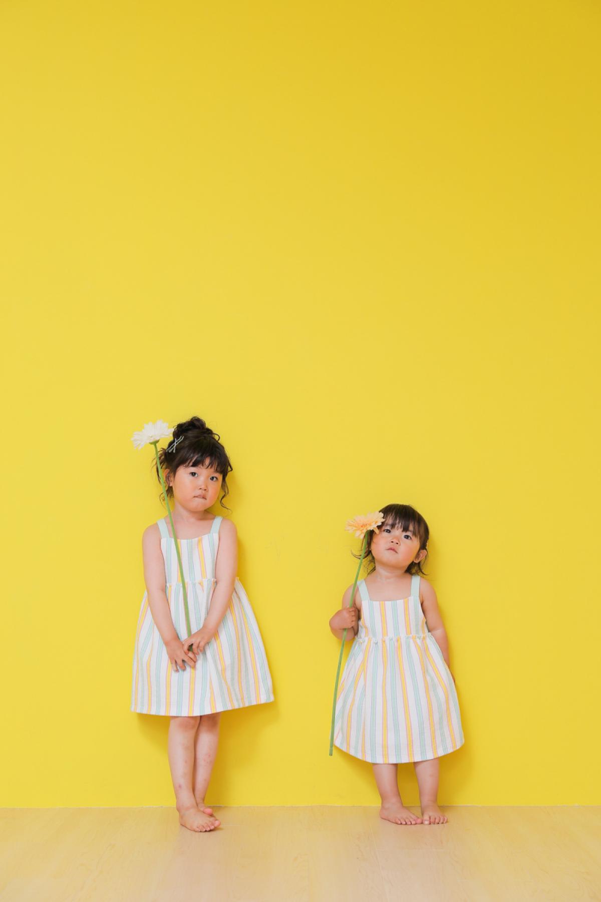 お誕生日　バースデー　姉妹　カラフル　キッズ写真 　HAPISTA