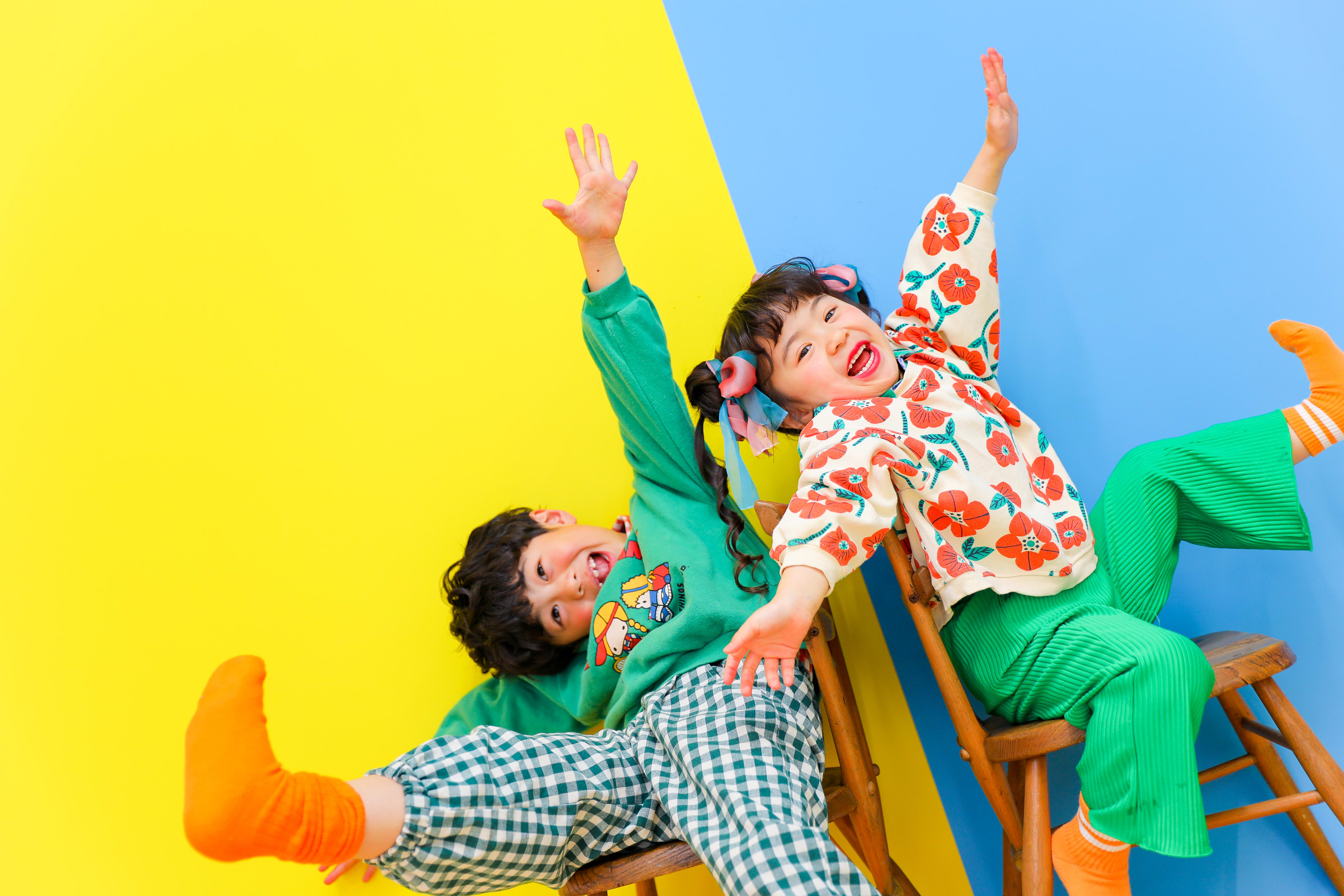 きょうだい撮影　写真　カラフル　フォトスタジオ　ハピスタ