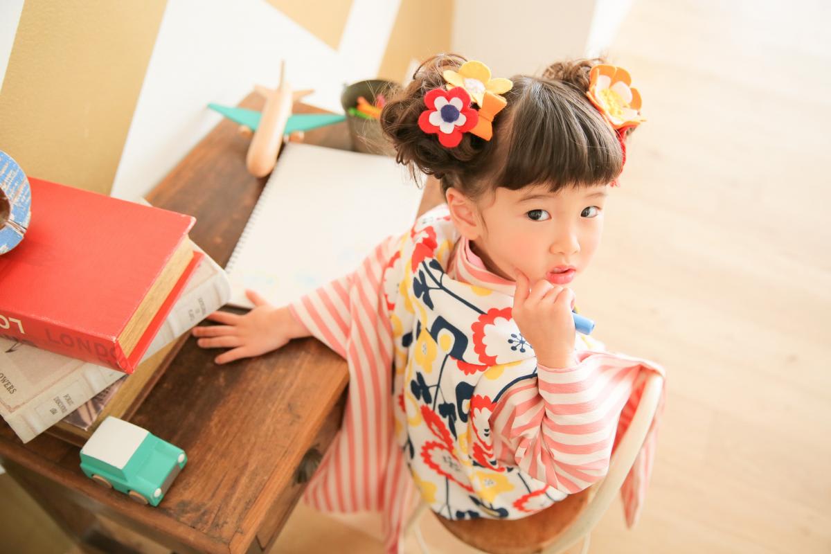七五三　3歳女の子　可愛い　カラフル　キッズフォトスタジオ　ハピスタ