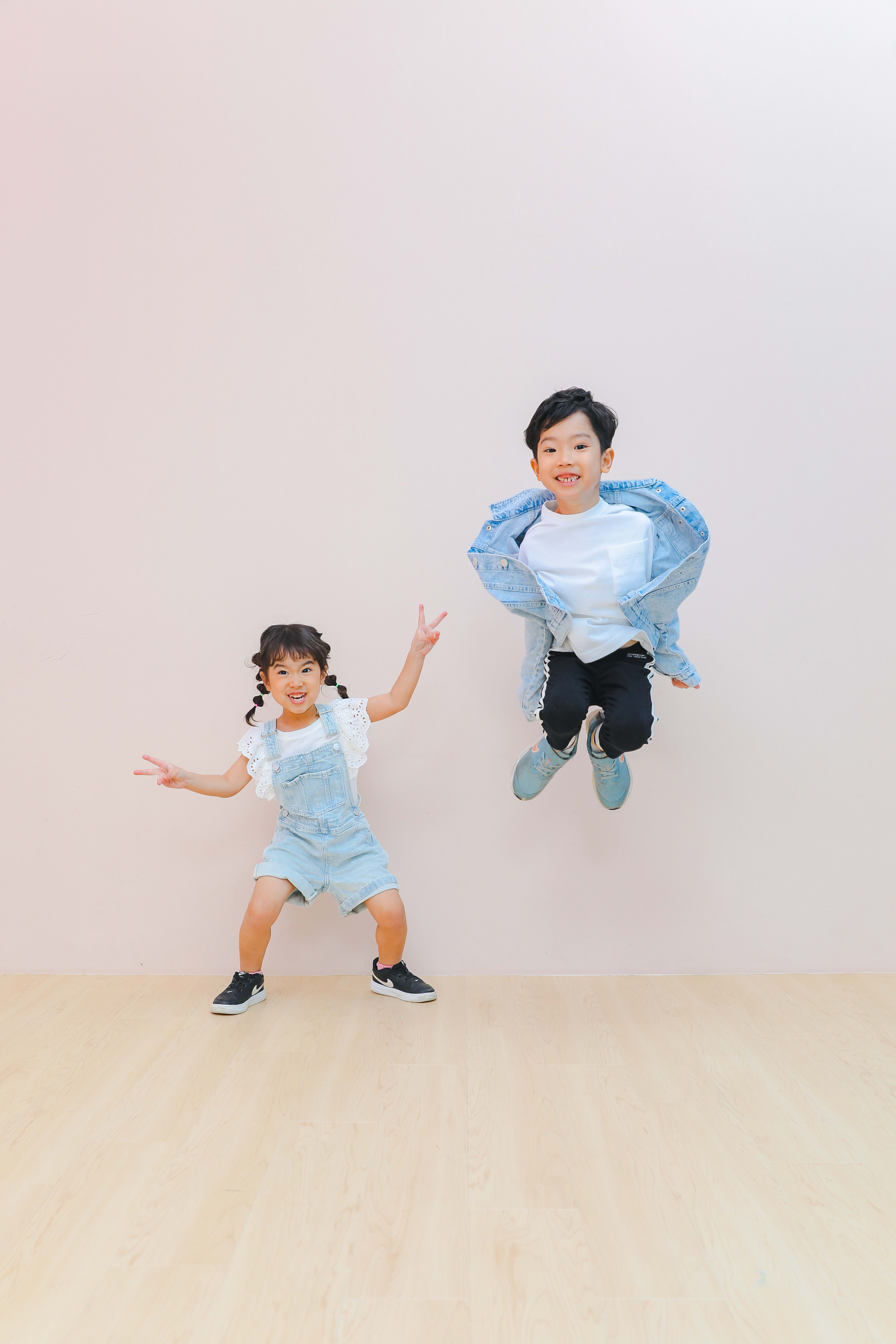 きょうだい撮影　写真　カラフル　フォトスタジオ　ハピスタ