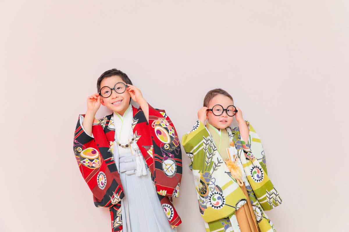 七五三　記念写真　兄弟フォト　メガネ　キッズフォトハウス　HAPISTA