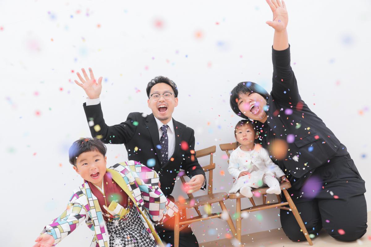 七五三　記念写真　男の子　家族写真　キッズフォトハウス　HAPISTA