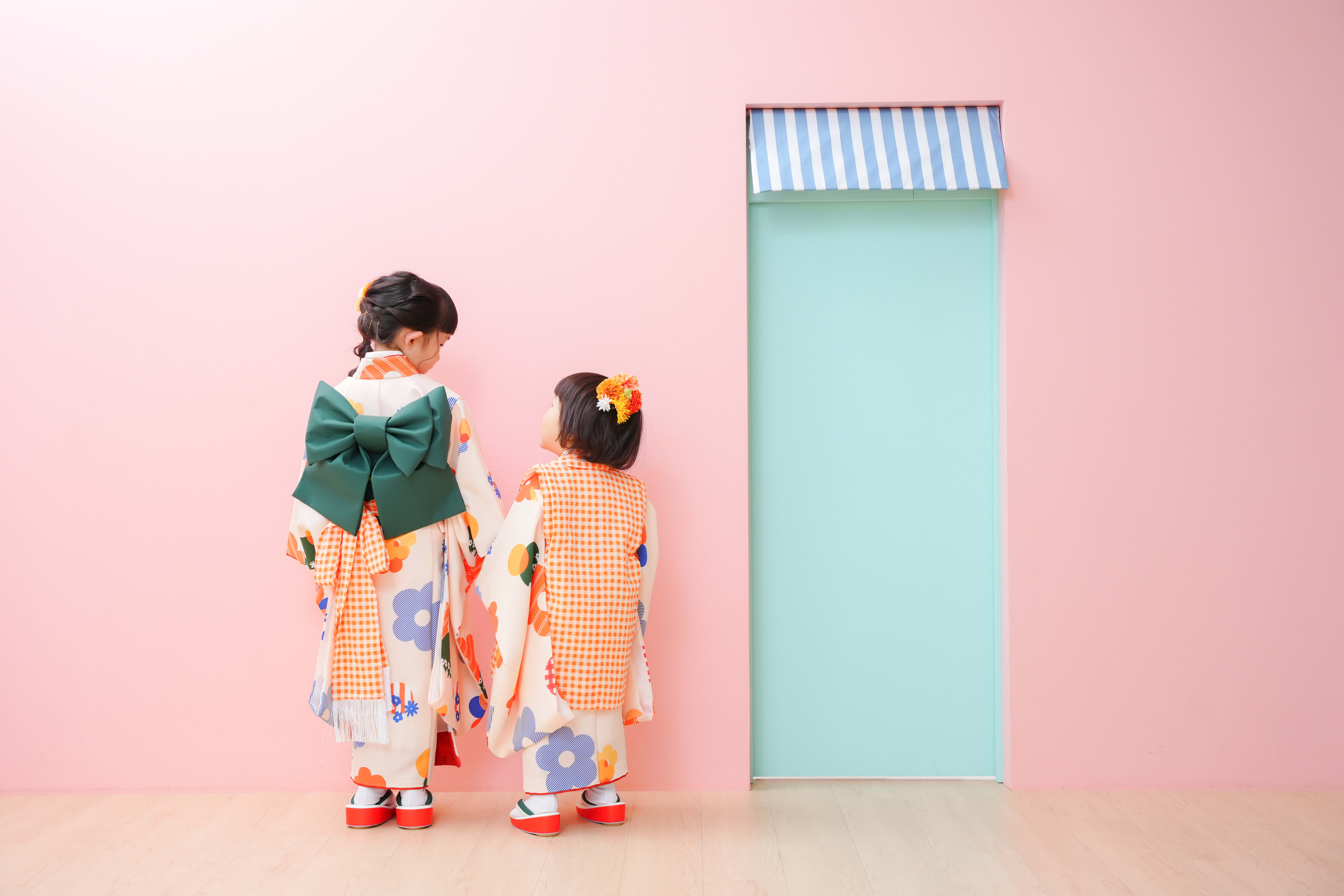 七五三　７歳女の子　3歳女の子　可愛い　カラフル　キッズフォトスタジオ　ハピスタ