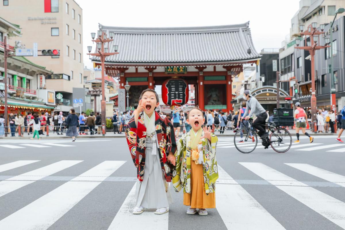 七五三　記念写真　兄弟フォト　ロケ　雷門　キッズフォトハウス　HAPISTA