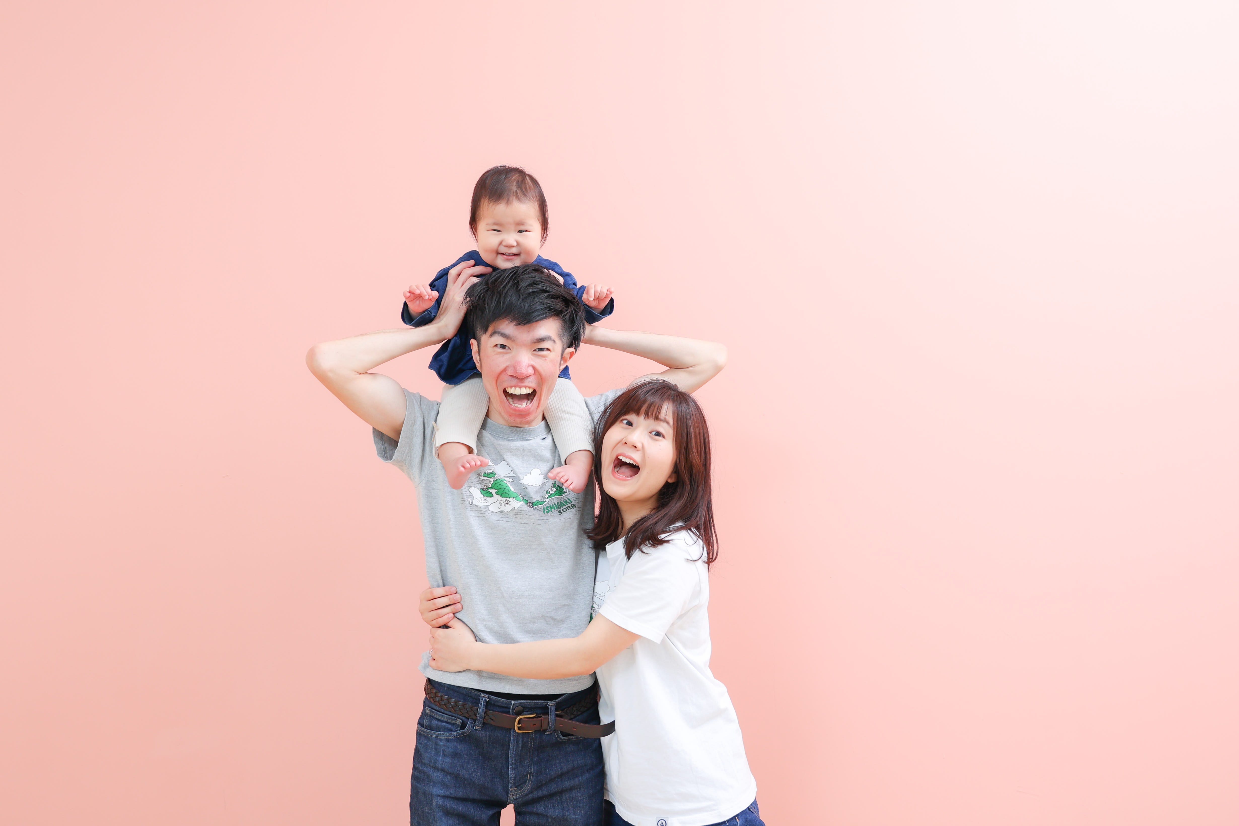 ベビー　ママ　パパ　赤ちゃん　家族写真　記念日　お誕生日　キッズフォトハウス　HAPISTA