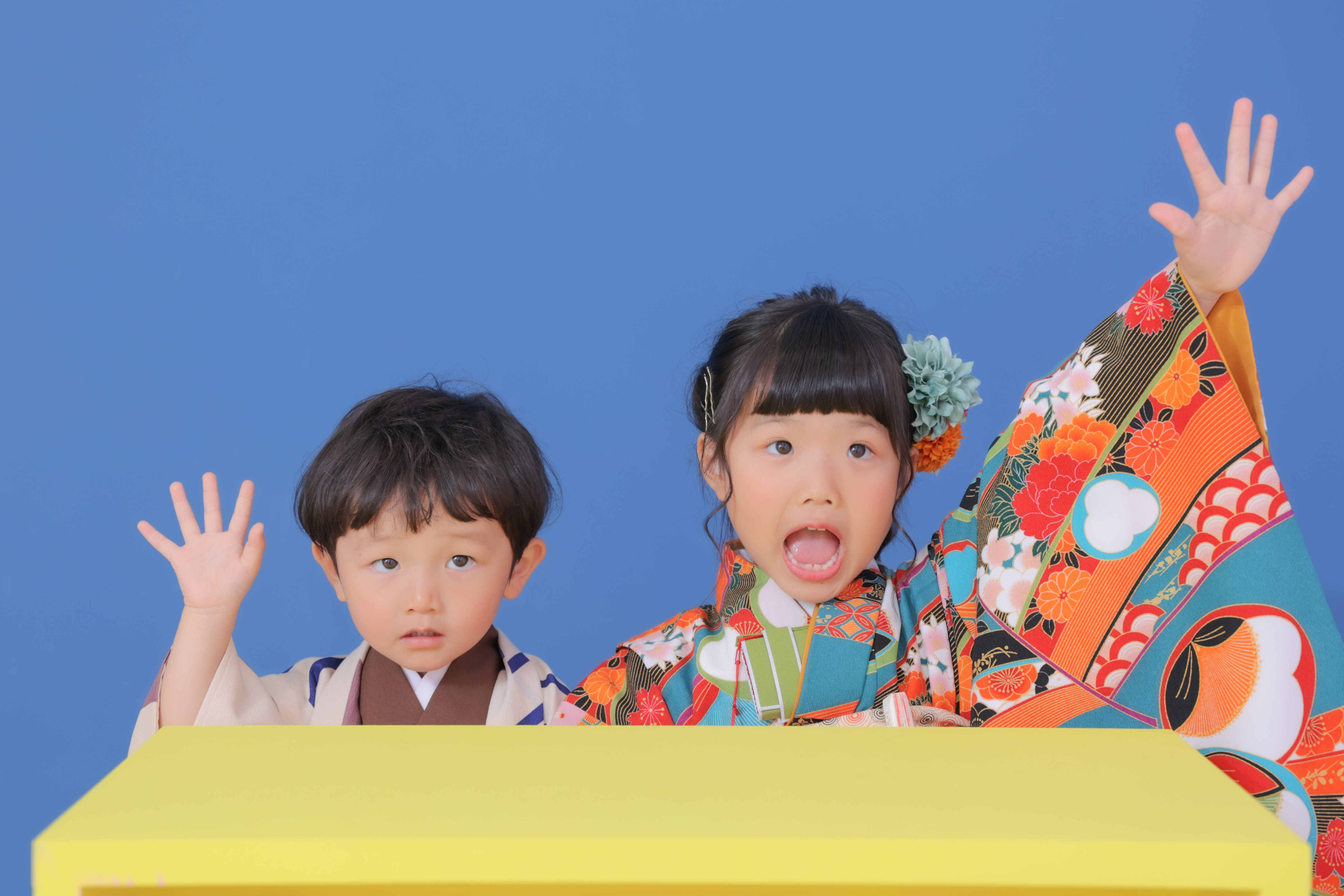 七五三　兄弟　可愛い　カラフル　キッズフォトスタジオ　ハピスタ