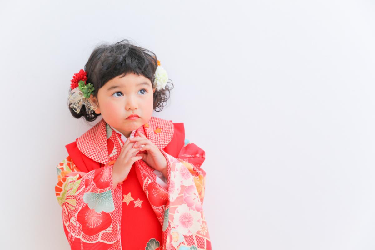 七五三　3歳女の子　可愛い　カラフル　キッズフォトスタジオ　ハピスタ