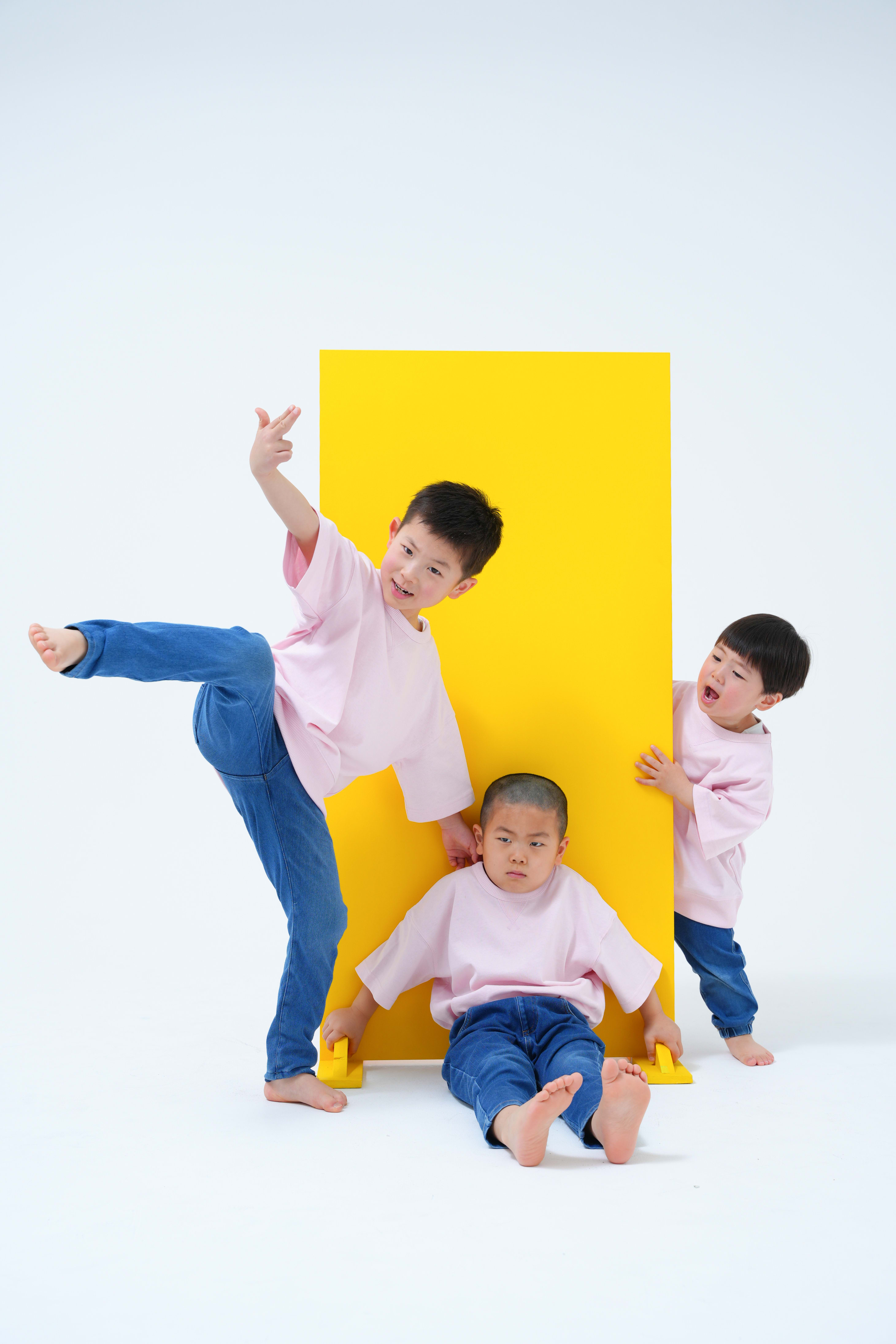 誕生日撮影　誕生日　バースデー　バースデー撮影　記念撮影　男の子　キッズフォトスタジオ　フォトスタジオ　大阪フォトスタジオ　堺市フォトスタジオ　3兄弟　仲良し　私服撮影