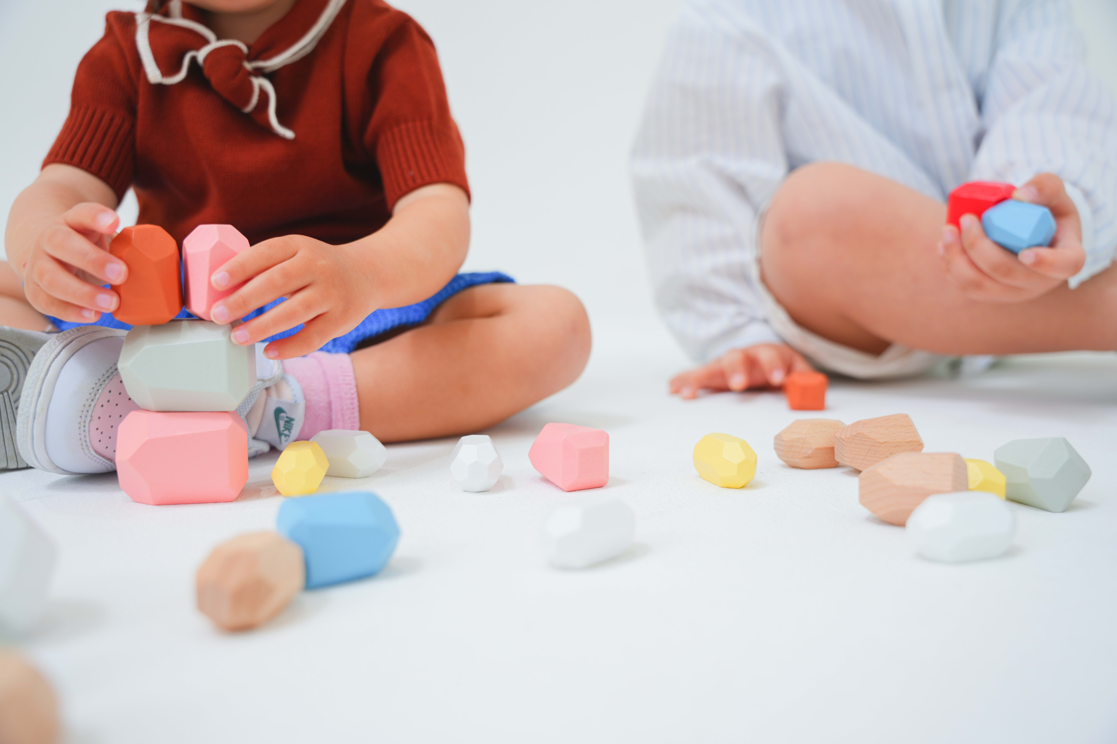 兄妹　おもちゃ　私服