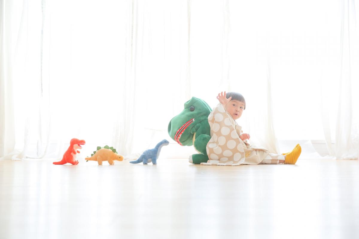 七五三　記念写真　男の子　恐竜　キッズフォトハウス　HAPISTA