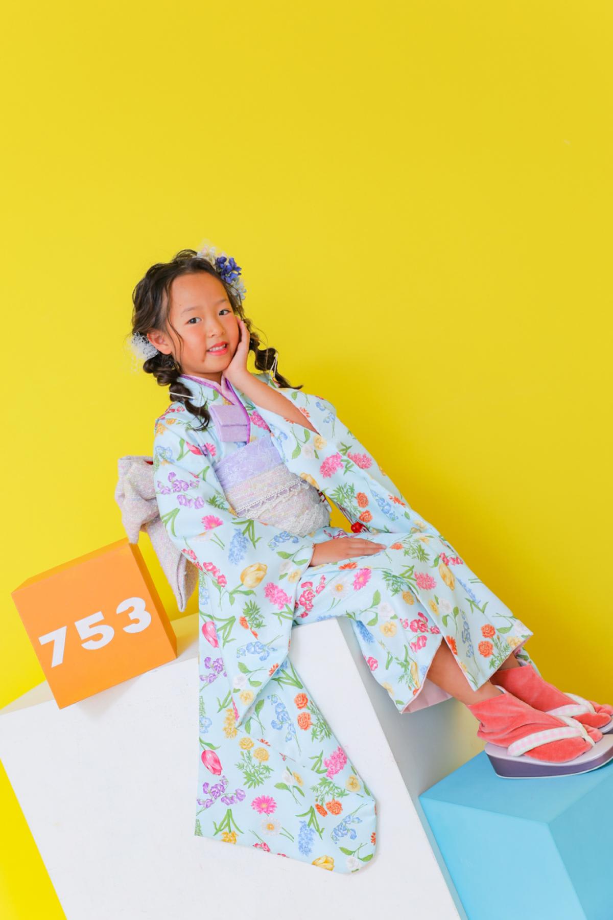 七五三　７歳女の子　可愛い　カラフル　キッズフォトスタジオ　ハピスタ