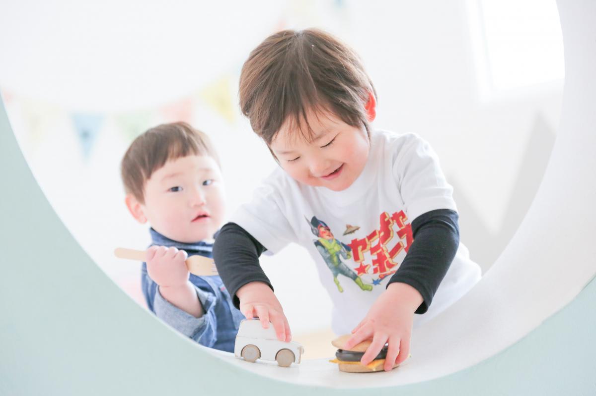 バースデー　お誕生日　男の子　おもちゃ　キッズ写真　HAPISTA