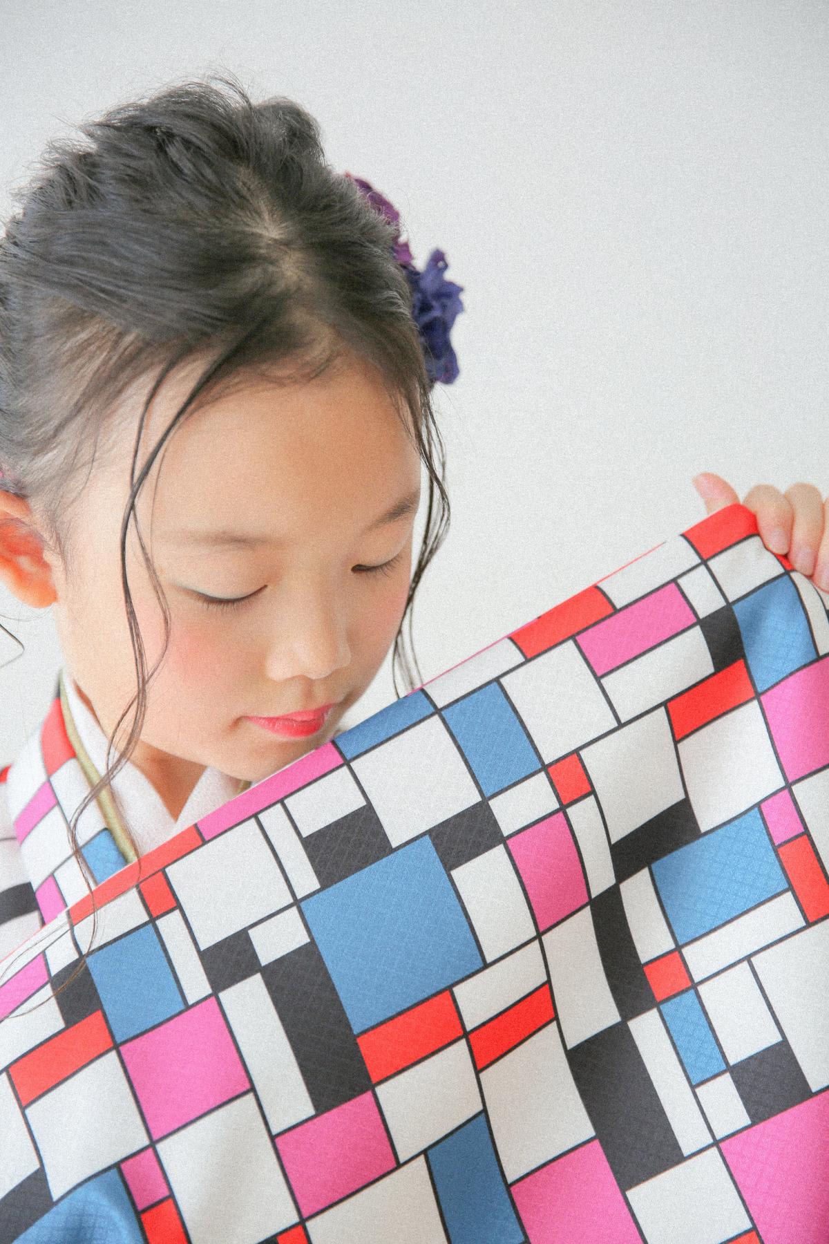 七五三　７歳女の子　可愛い　カラフル　キッズフォトスタジオ　ハピスタ