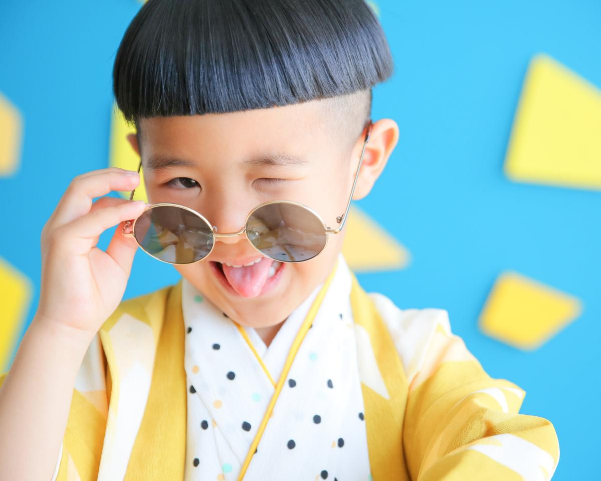 七五三　記念写真　男の子　めがね　キッズフォトハウス　HAPISTA