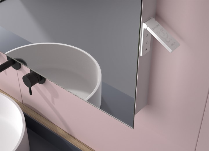 Miroir de salle de bains avec éclairage LED Madeira Eurobath détail 1