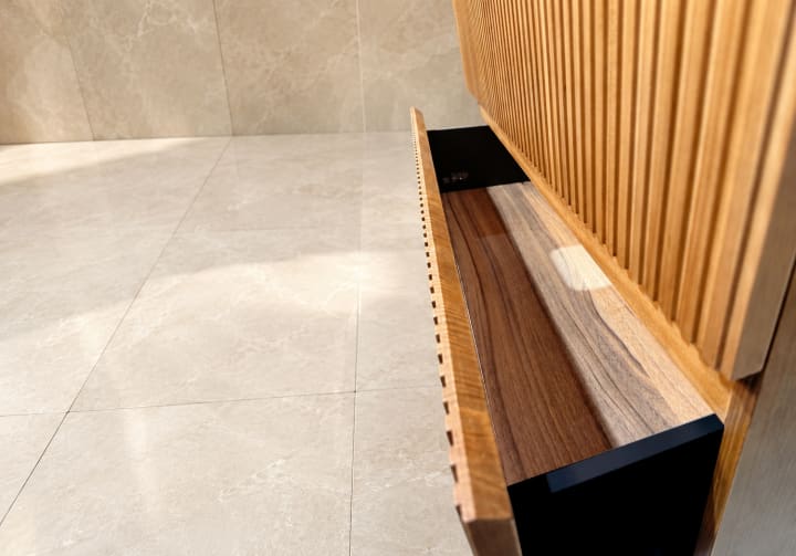 Ensemble de meuble de salle de bains avec lavabo en Solid Surface « Duna » de Bruntec détail 11