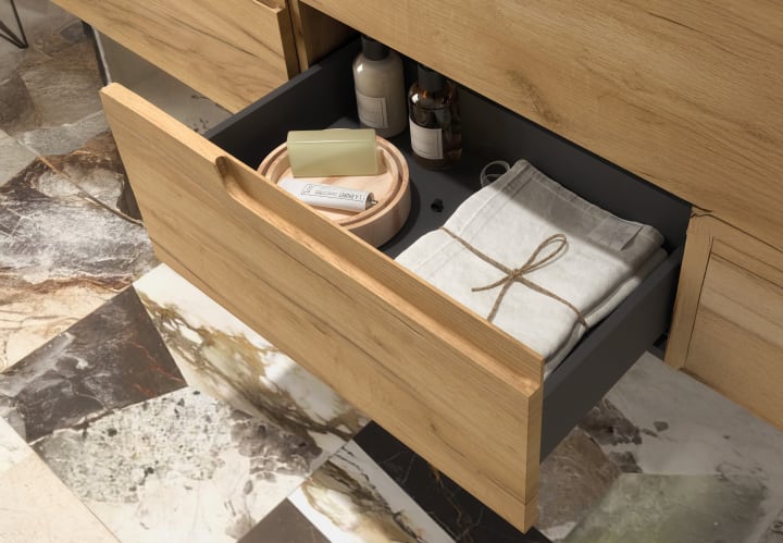 Meuble de salle de bains avec plan de toilette dans la même couleur que le meuble Vima Salgar détail 4