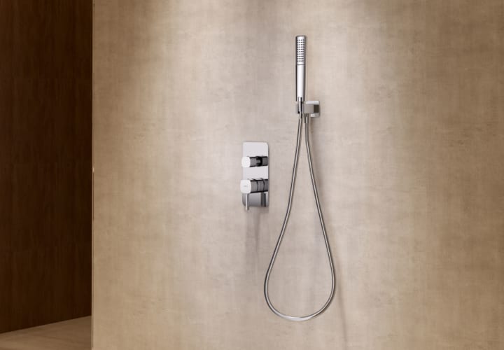 Ensemble de douche encastré avec pomme de douche orientable Imex Toscana environnement 8