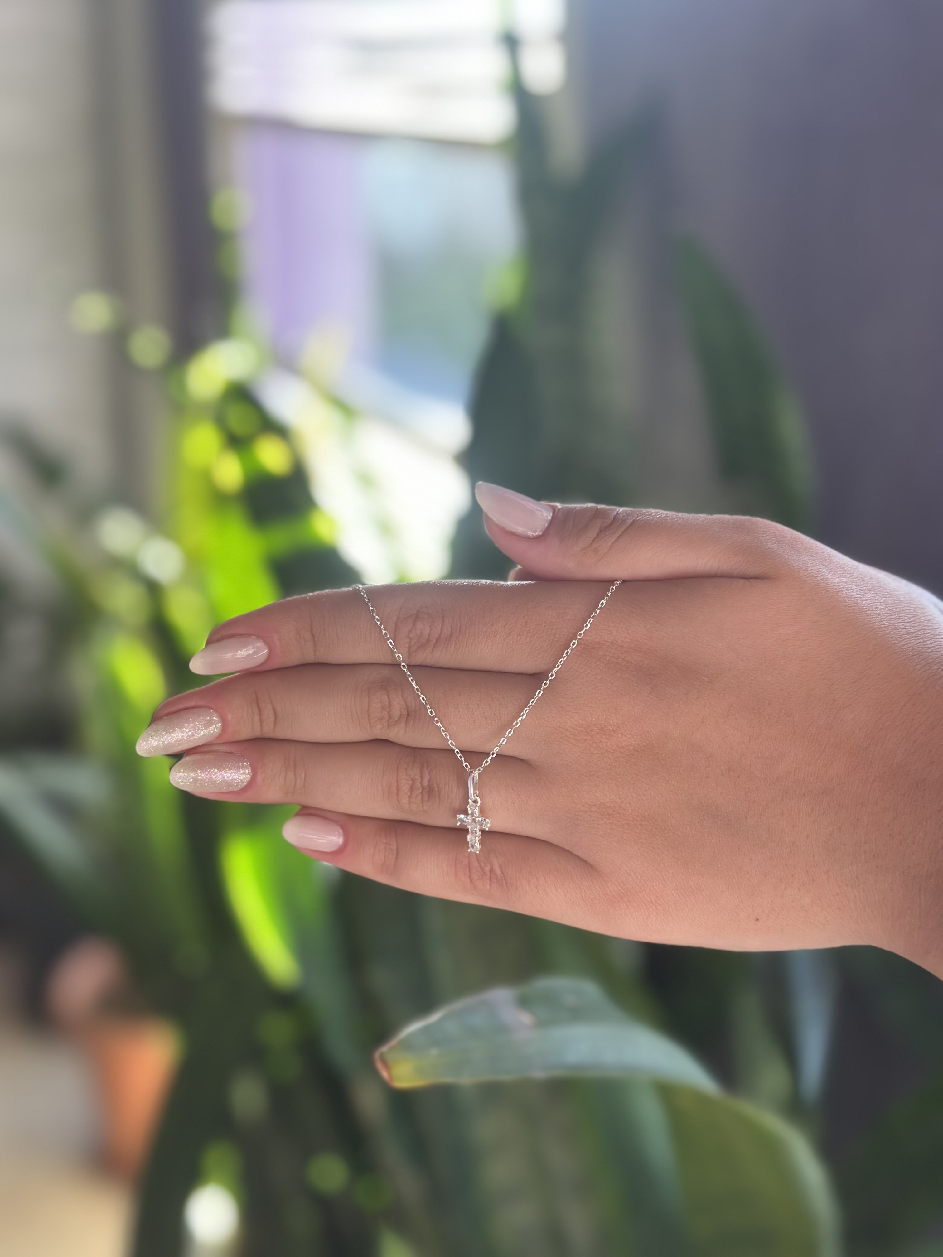 Colar cruz cravejada