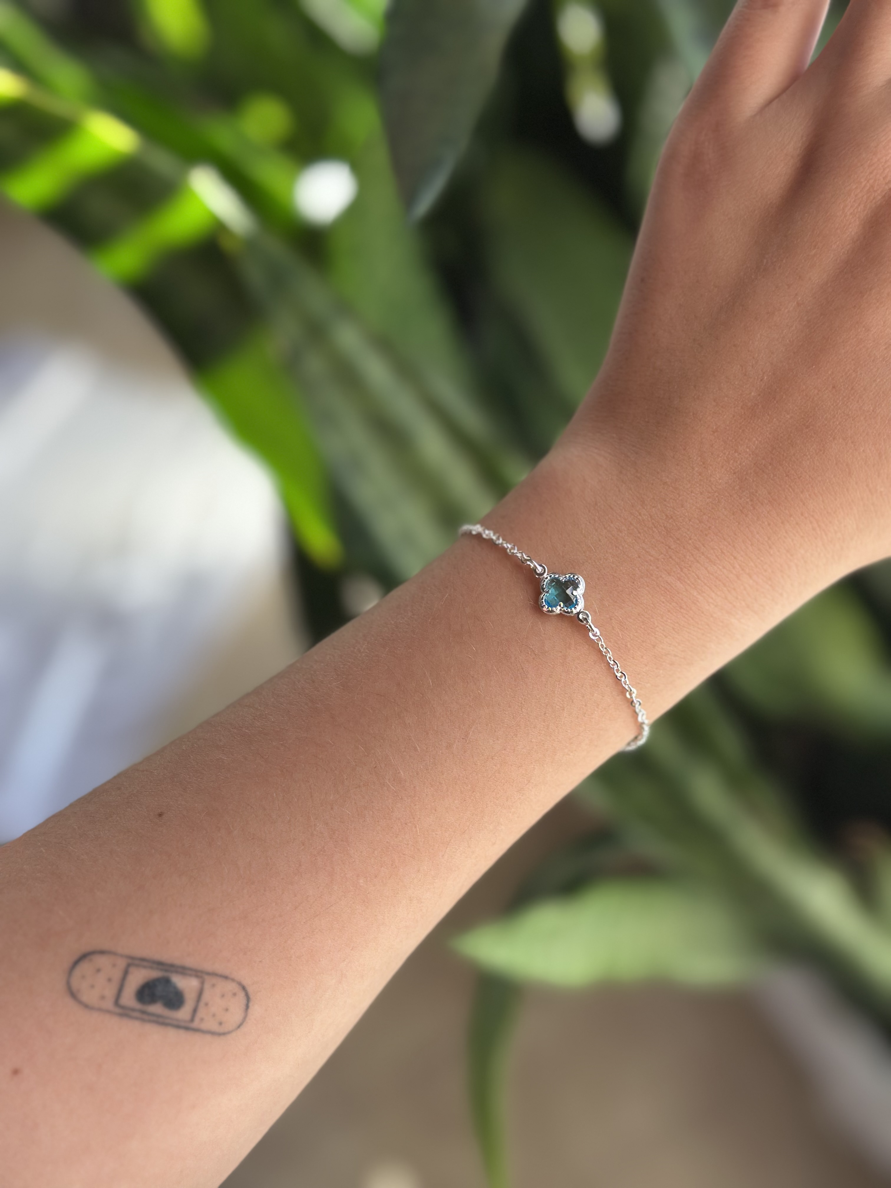 Pulseira trevo azul tiffany