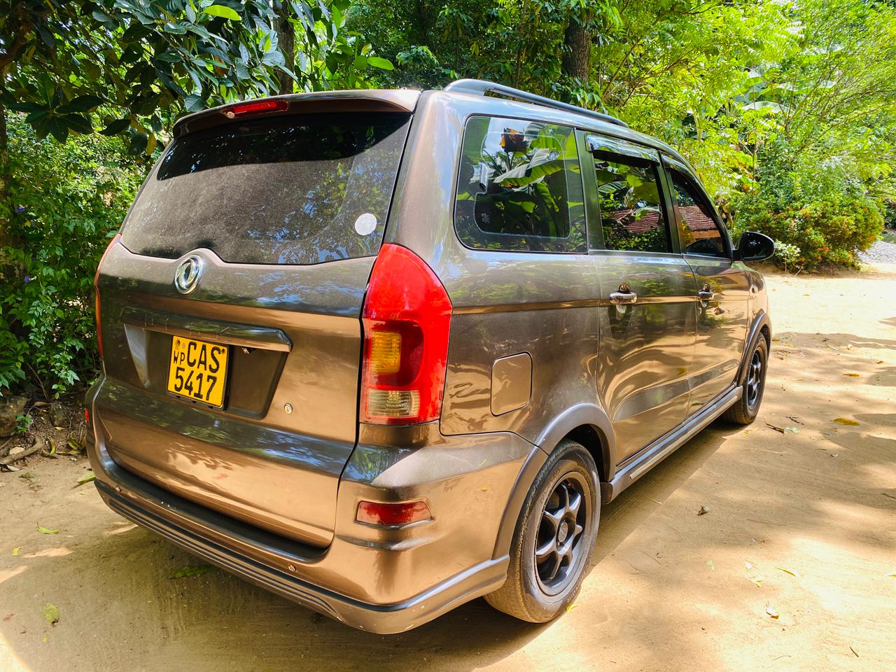 DFSK Glory 330 4
