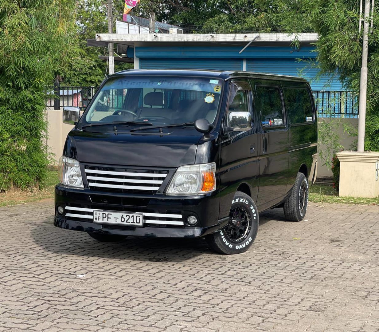 Nissan caravan
