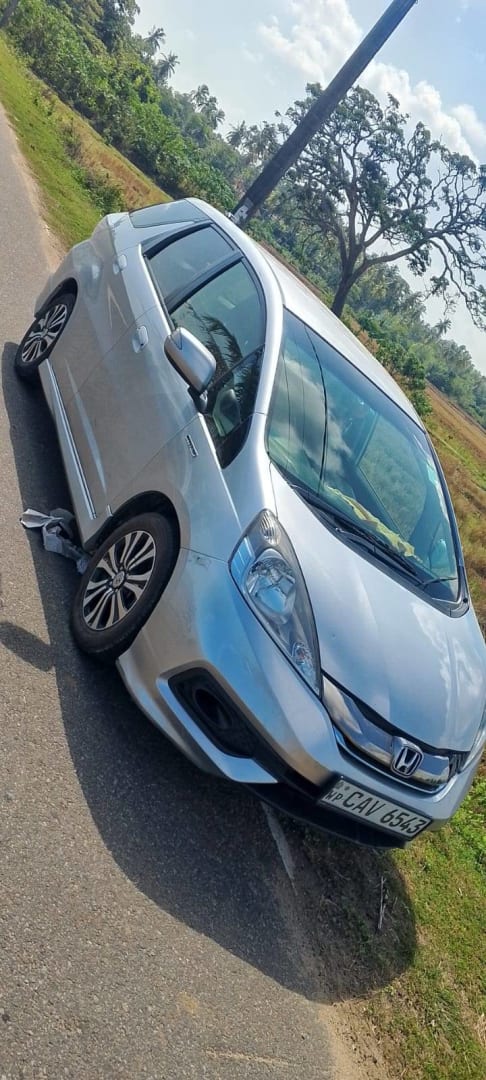Honda Fit shuttle
