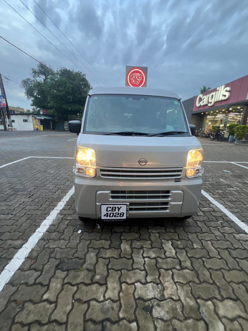 Nissan mini van