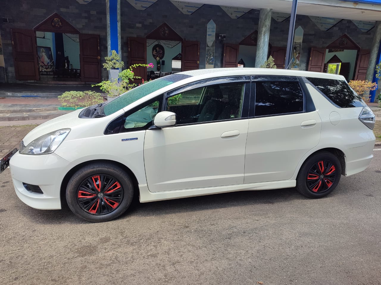 Honda fit shuttle