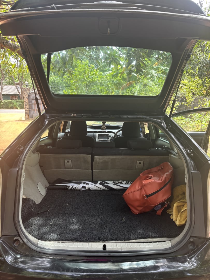Toyota Priuse 4