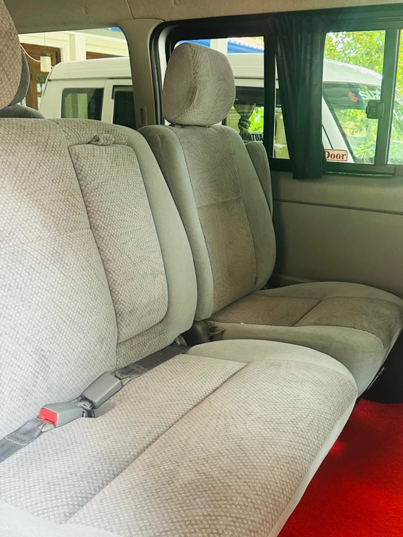 Toyota KDH flat roof van 3