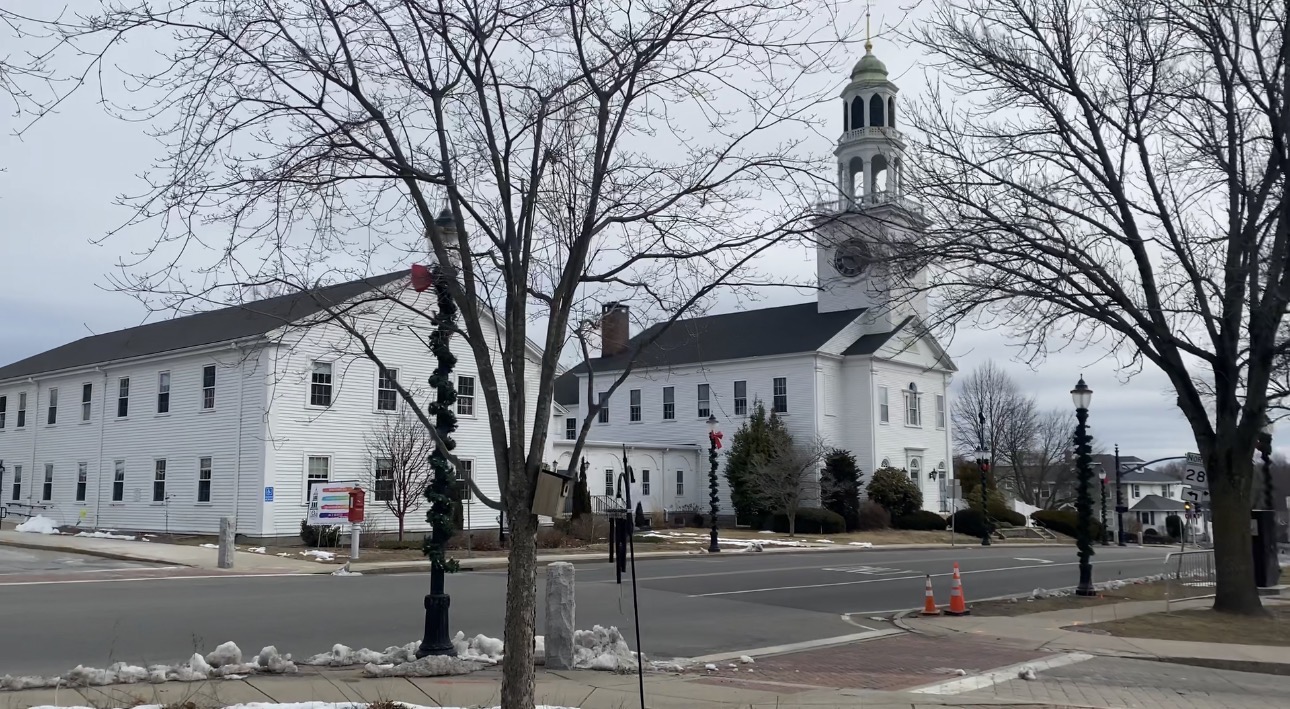 Reading MA Town Hall area and downtown Reading flower delivery