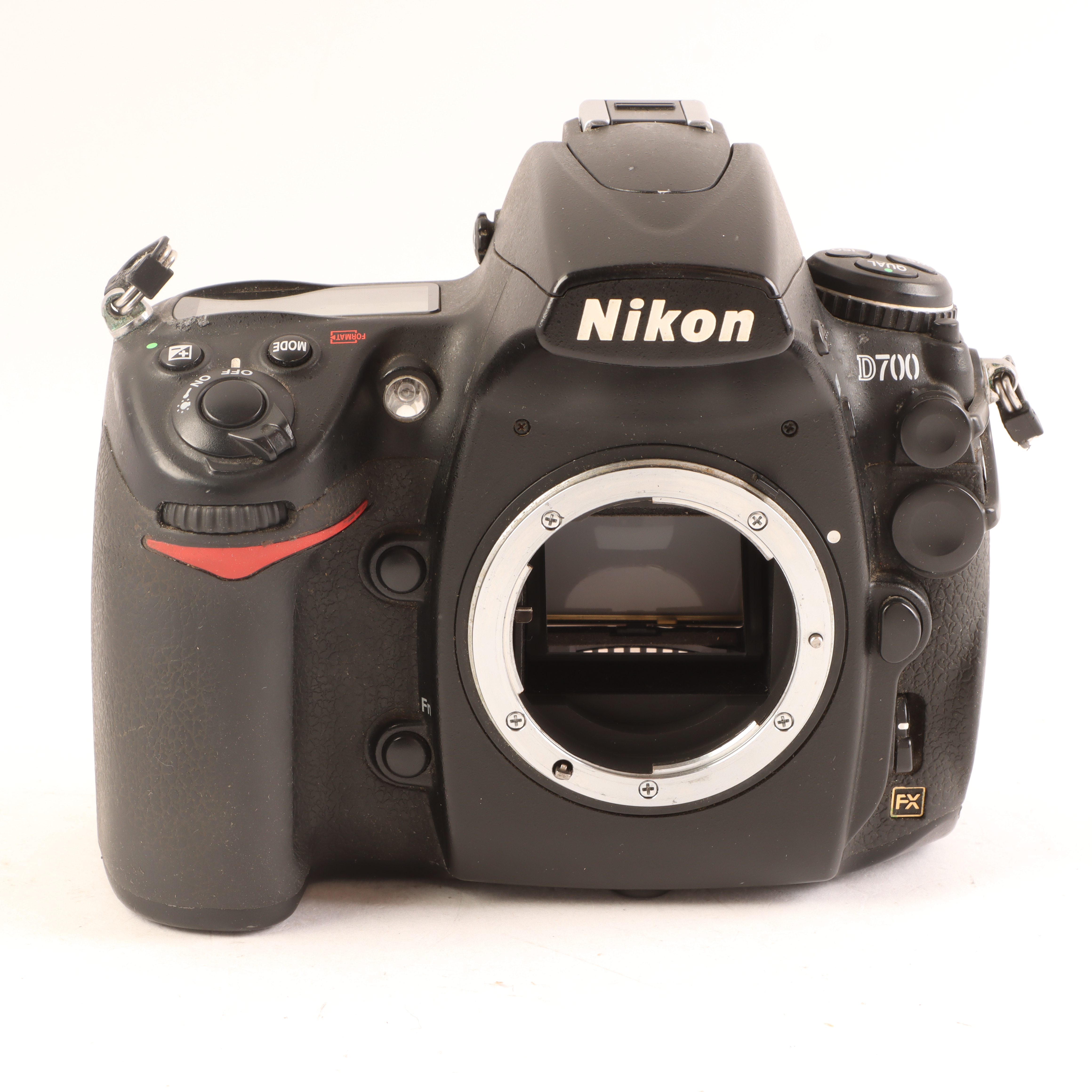D700
