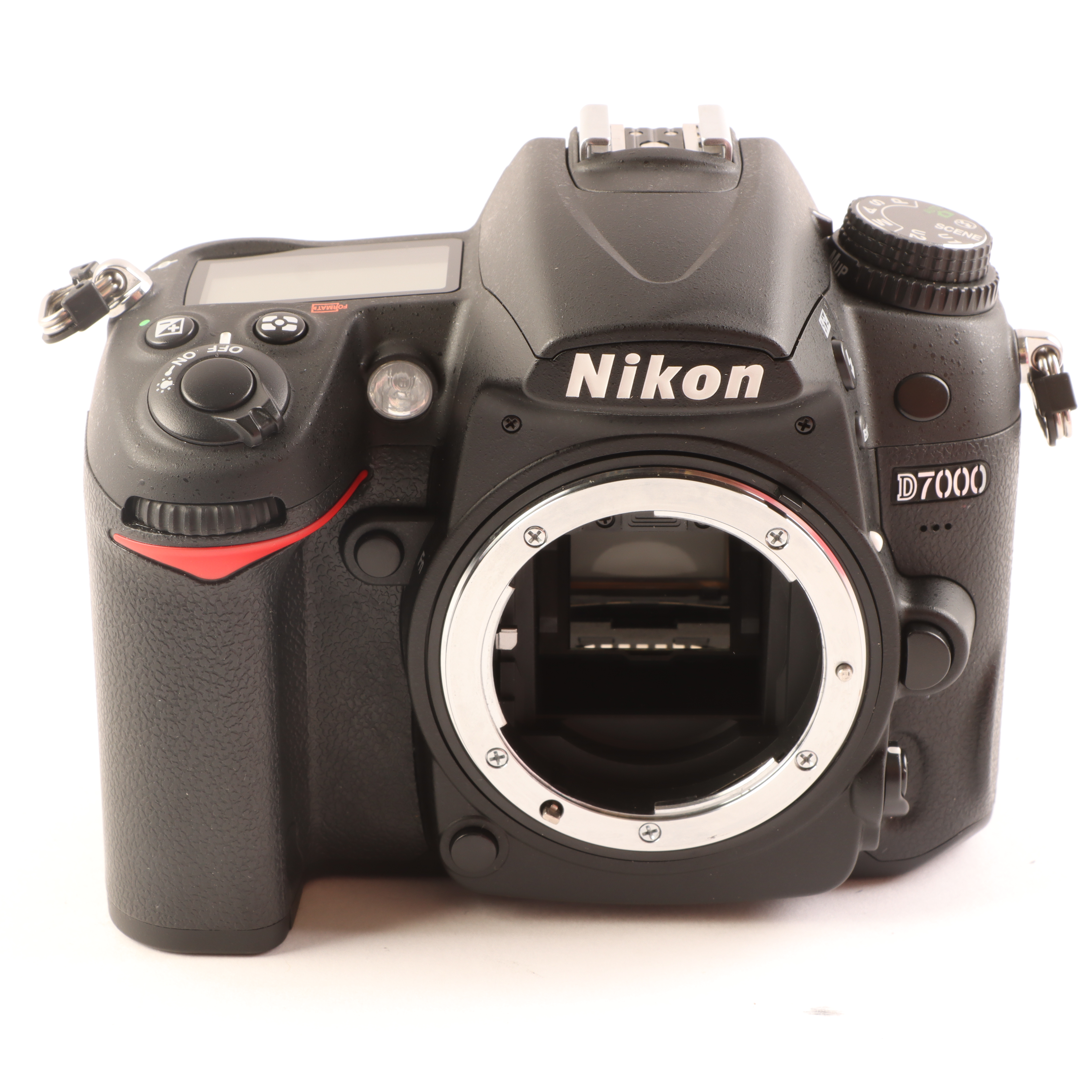 D7000