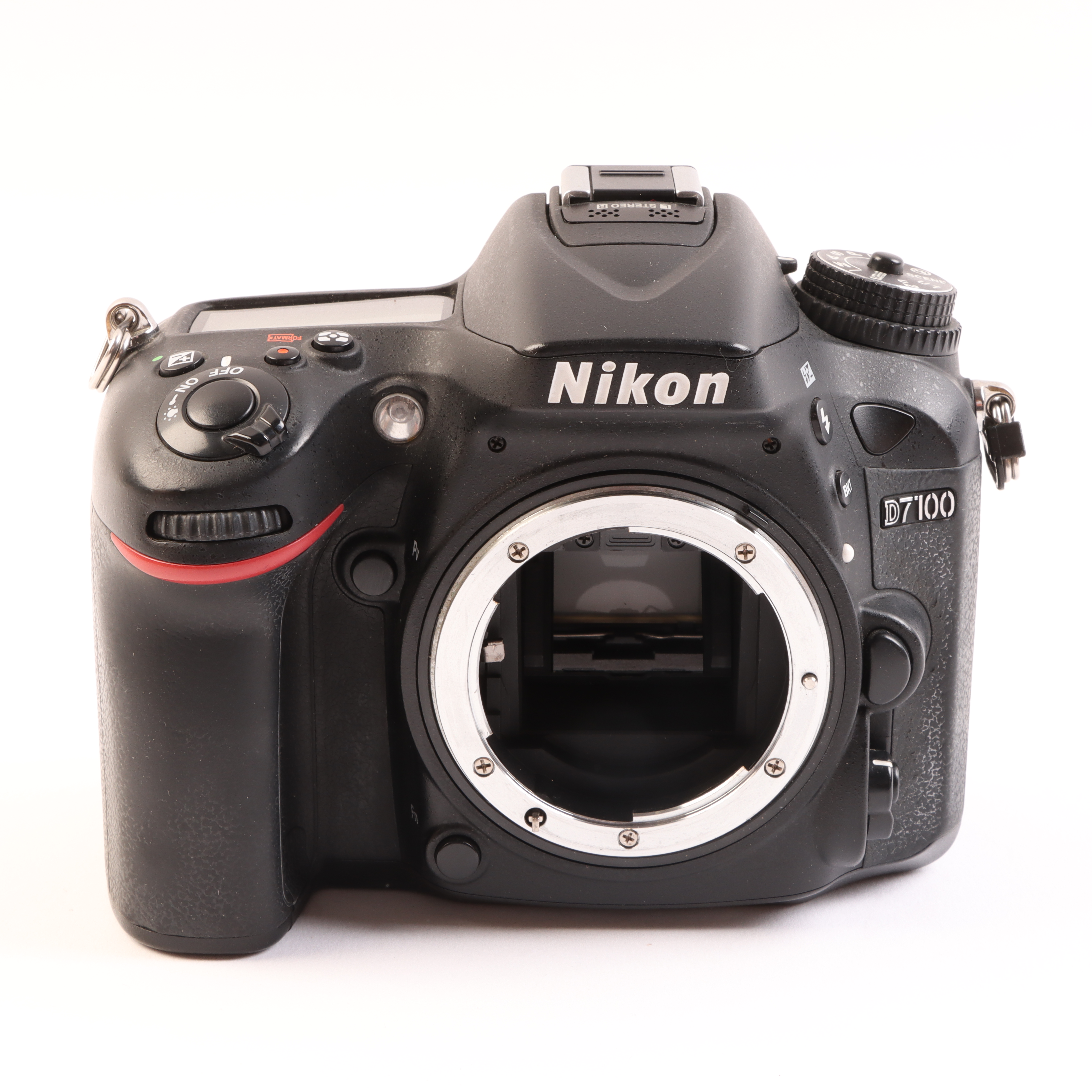 D7100