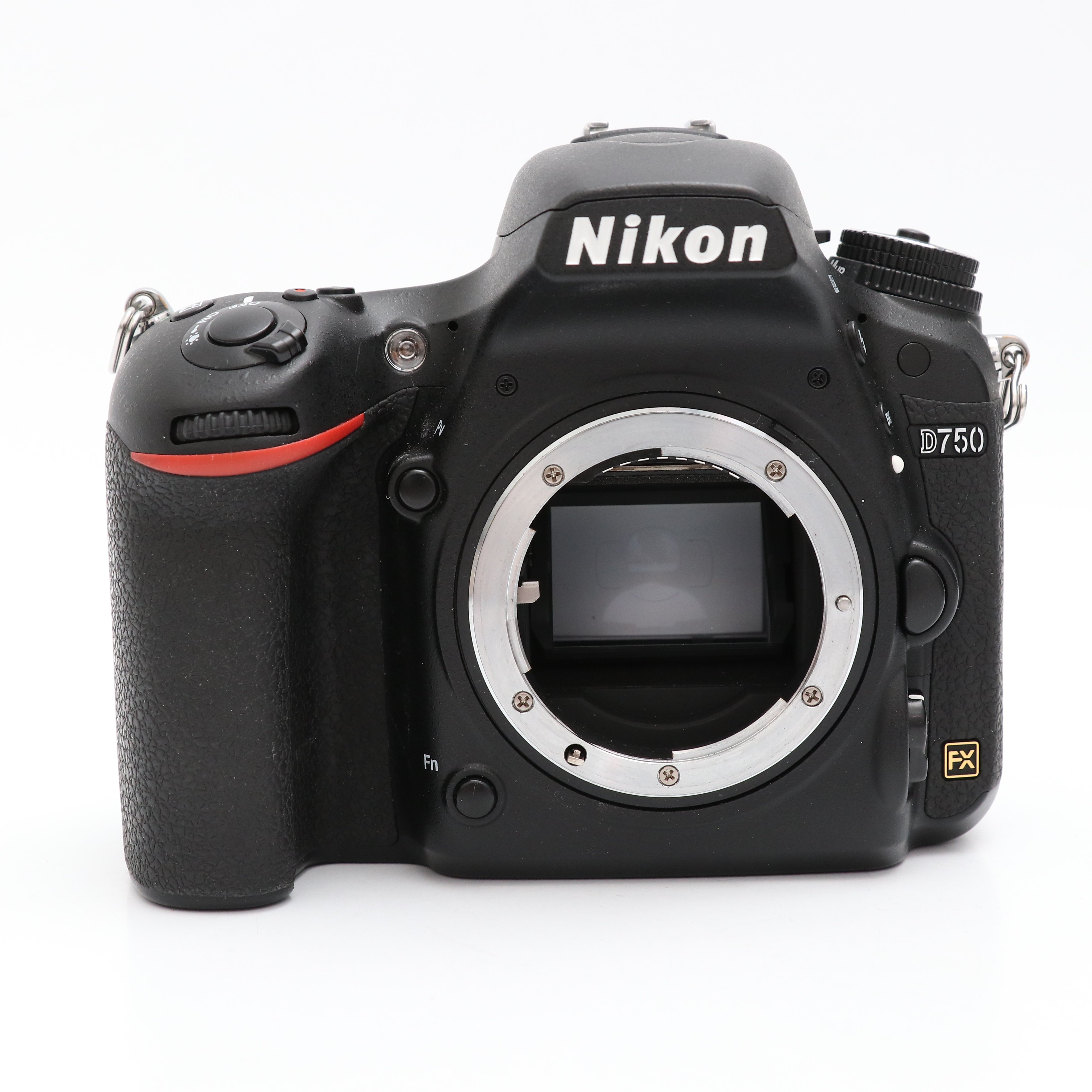 D750