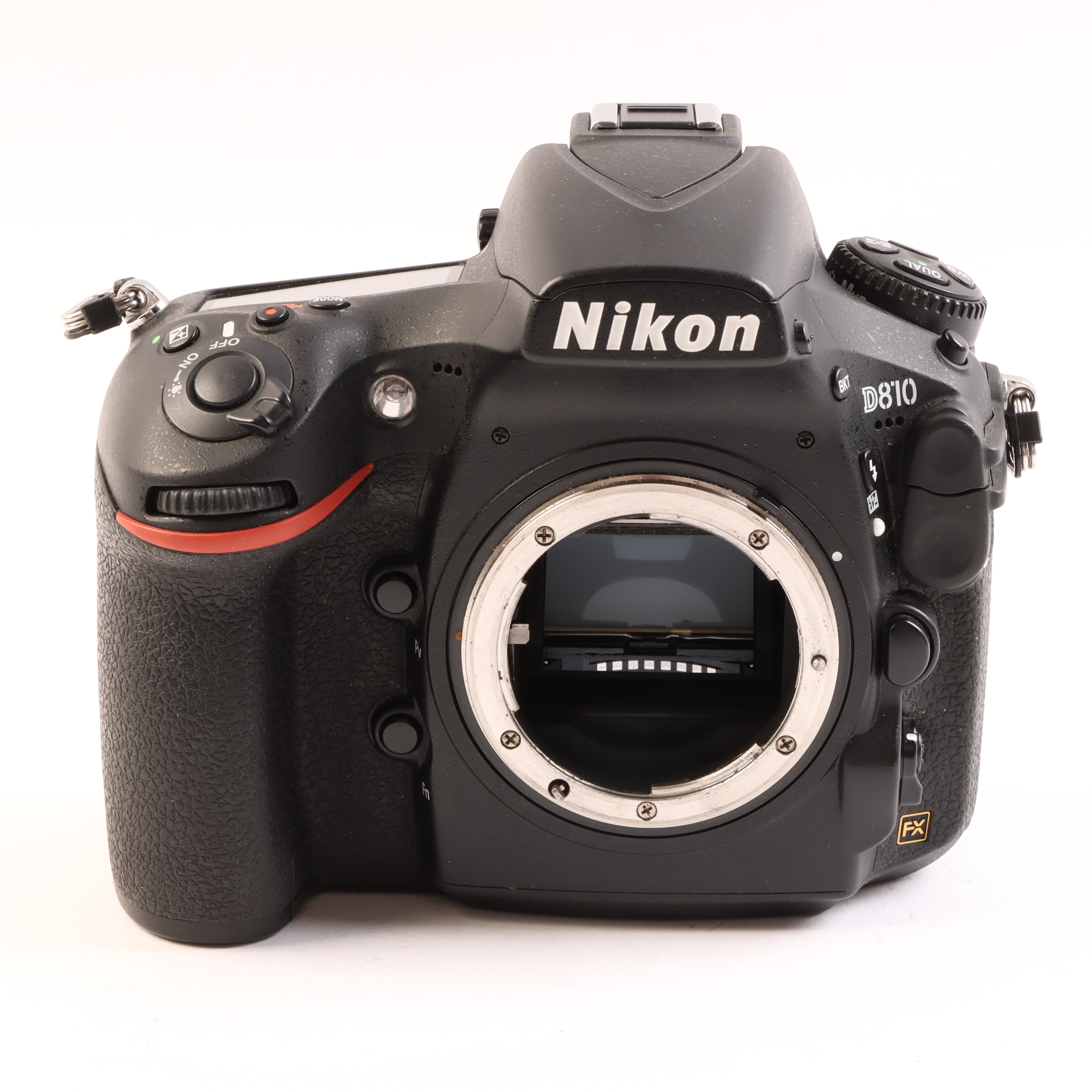 D810