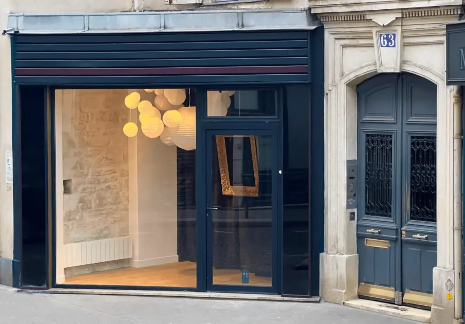 Prise de vue latéral de l'intérieur de l'espace à loué, Lespace 63