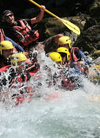 Image Groupe de personne en rafting