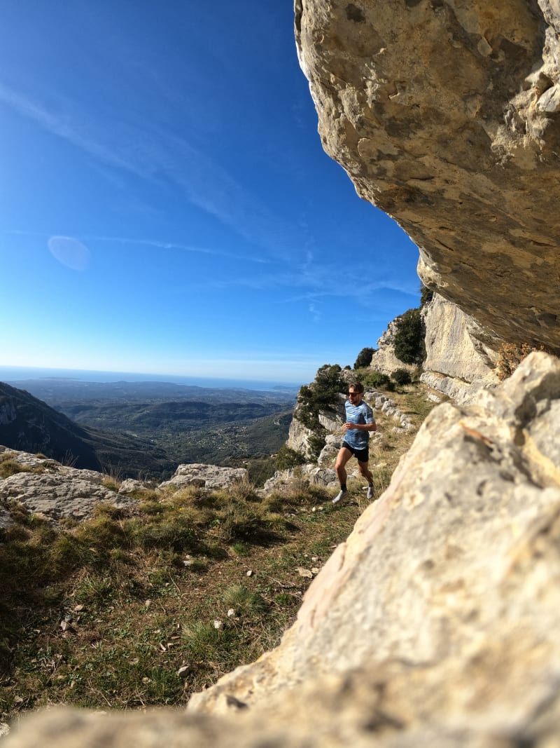 Coureur sur les hauteur de Bar sur Loup