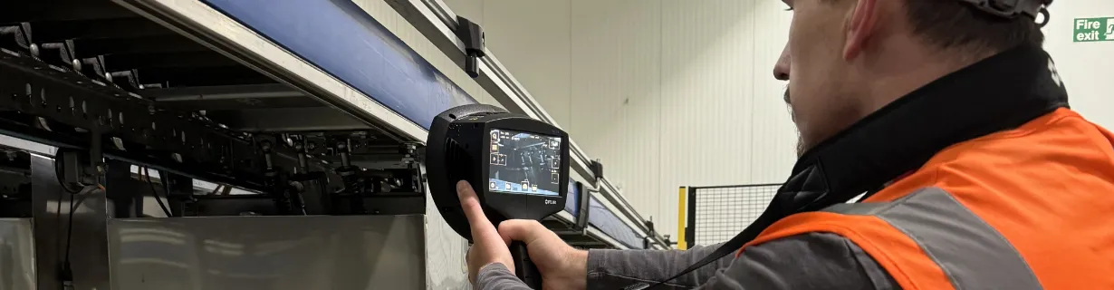 Jamie of Red Current Ltd using an acoustic imaging camera