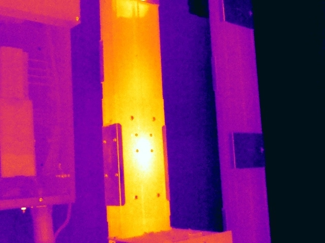 Thermal image showing abnormal heating at a rising busbar interconnector