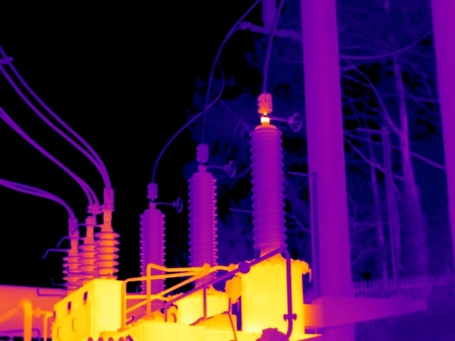 Thermal image showing high resistance at a 132kV bushing connection on a 132kV to 33kV transformer