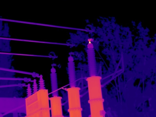 Thermal image showing high resistance at a 132kV transformer bushing connection reported as a Priority 1 anomaly