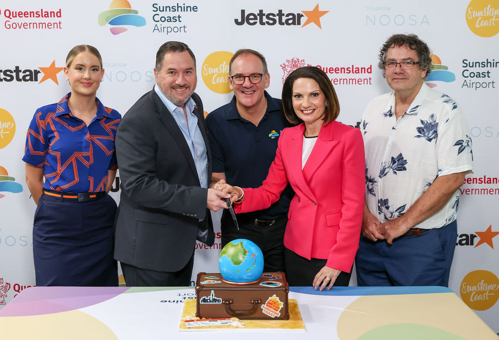 Kiwis receive a very Aussie welcome as first Jetstar Auckland to ...