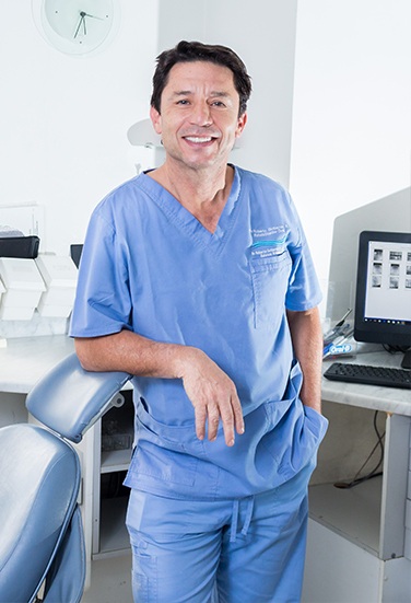 Dr. Roberto Gutiérrez A.