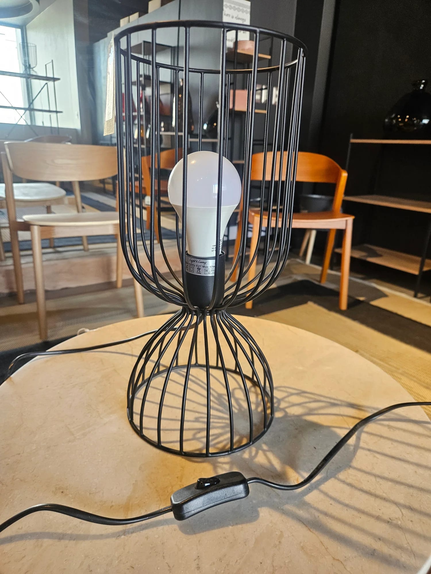 Lámpara de Mesa Industrial Negra – Diseño Jaula, Diámetro 16–36 cm (Nueva) - Imagen 2