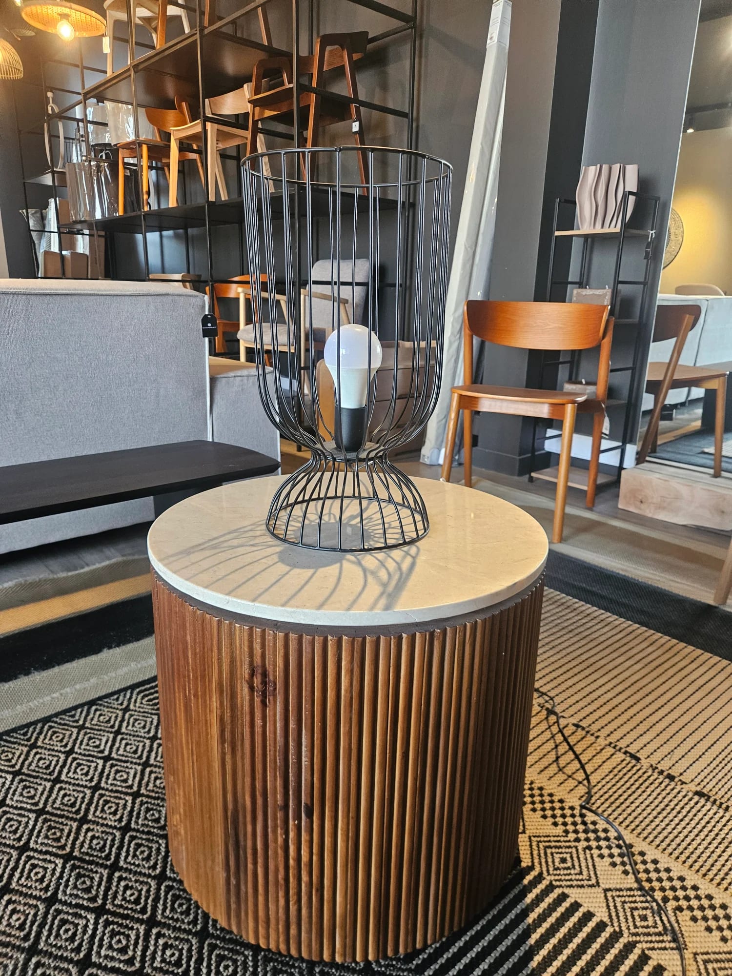 Lámpara de Mesa Industrial Negra – Diseño Jaula, Diámetro 16–42 cm (Nueva) - Imagen 3